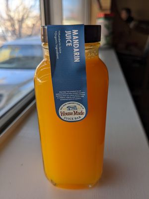 Super fresh juice options, this is sourced regionally from Johansen Ranch in CA and certified organic 🍊🌞 seasonal!!! at Great Basin Community Food Co-op in Reno