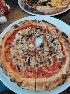 Pizza funghi at Pizza Punk in Brno