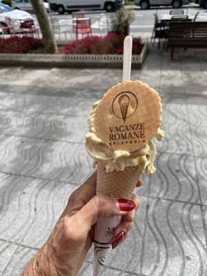 A nice touch with the edible sign!   at Vacanze Romane in Santander