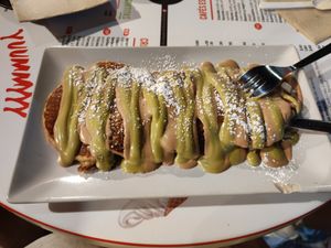 Tortitas con crema de avellana y pistacho (5€) at Vacanze Romane in Santander