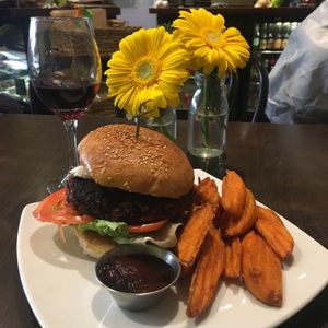 VEGelicious burger at Scrumptious on Summer in Orange