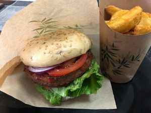 Vegan burguer at Vegacos in Castellon De La Plana