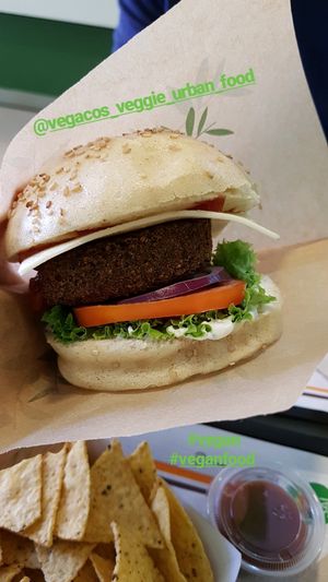 Vegacos (by @meritxellse) at Vegacos in Castellon De La Plana