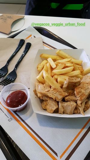 Vegacos (by @meritxellse) at Vegacos in Castellon De La Plana