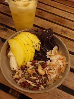 Acai bowl at Sarnies in Central Singapore