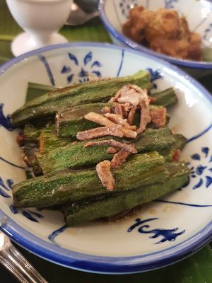 Lady fingers at The Peranakan in Central Singapore