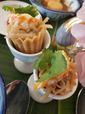 Kueh pie ti at The Peranakan in Central Singapore