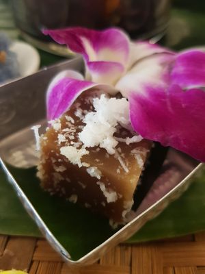 Nice kueh kueh at The Peranakan in Central Singapore