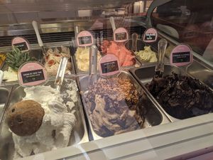 Some of the vegan options at Yummy Helados in Malaga