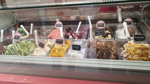 Vegan icecream at Yummy Helados in Malaga