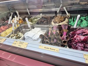 Amazing range of vegan and GF pastries and ice cream at Yummy Helados in Malaga