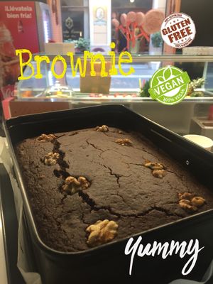 Accompany your brownie with a delicious scoop of ice cream and go crazy at Yummy Helados in Malaga