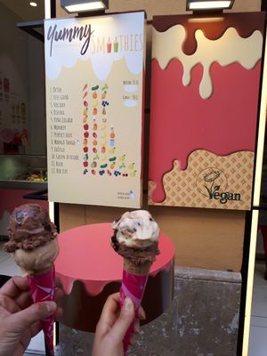 Vegan Ferrero rocher and Hazelnut on the left at Yummy Helados in Malaga