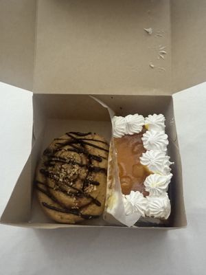 Nutella bun/ tangerine tarta   at Yummy Helados in Malaga
