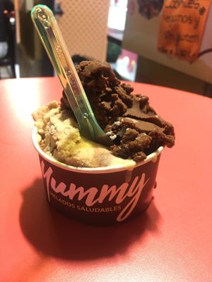 Snickers and chocolate.  at Yummy Helados in Malaga