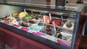 Many different vegan options at Yummy Helados in Malaga