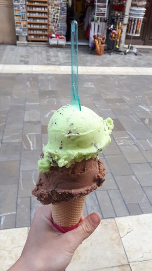 Rochy and After eight at Yummy Helados in Malaga