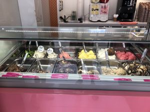 All the vegan flavours at Yummy Helados in Malaga