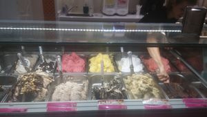12 home vegan ice creams at Yummy Helados in Malaga