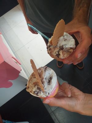 Straciatella & Kinder Bueno at Yummy Helados in Malaga