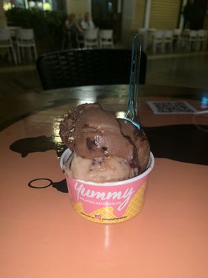 Gluten free vegan ice cream ... all the best flavours ❤️ at Yummy Helados in Malaga