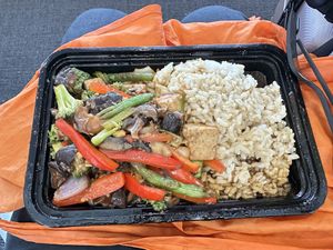 Tofu & vegetable with brown rice (extra $) - made to order  at ORD - Big Bowl - T5 in Chicago
