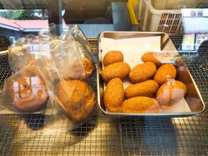 Buns at Delisnacks 德利食 - MacPherson in East Singapore