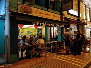 Street View and alfresco dining at Sandwich Saigon Vegetarian - Cloud Kitchen in Central Singapore
