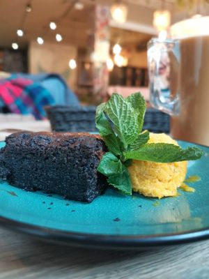 Brownie with mango sorbet at Tel Aviv Urban Food in Lodz
