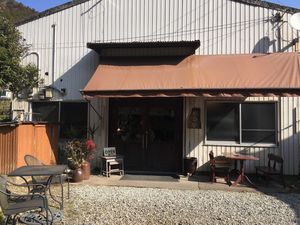 Outside view at Cafe Bonte in Tanabe