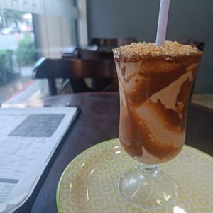 Milkshake de paçoca. at Bistro Vegano in Niteroi