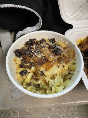 Loaded mac n cheese   at V Food Spot in London