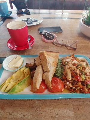 vegan big breakfast at Festivus Cafe in Launceston