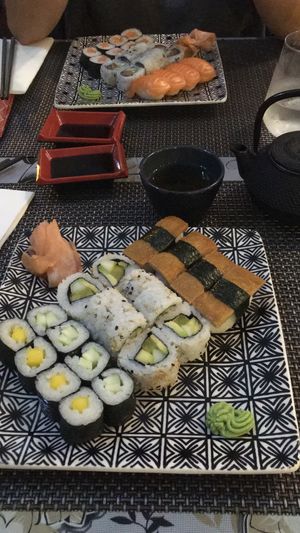 Vegetarian sushi combo for 6,50€ is vegan at Lapamaki in Porto