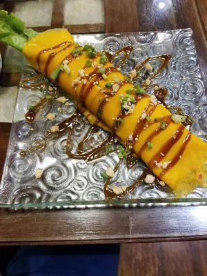 Fresh lumpia at Subo in Boracay