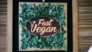 Leaf logo. at Fast Vegan in Castelo Branco