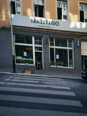 The openinghouers are from 8, its niw 9, I was sendt out and they blockt the door, saying they're not open 🤷‍♀️ at Takzetego Wege Bistro in Lodz