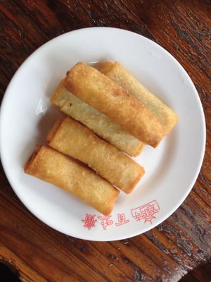 spring rolls at Ji Ming Temple Vegetarian Diet in Nanjing