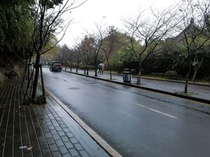 The way from the metro at Ji Ming Temple Vegetarian Diet in Nanjing