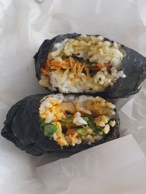 Carrots (top) and broccoli (bottom) at Onigirazu in Prague