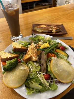   at Roo Cafe & Bar in Tokyo