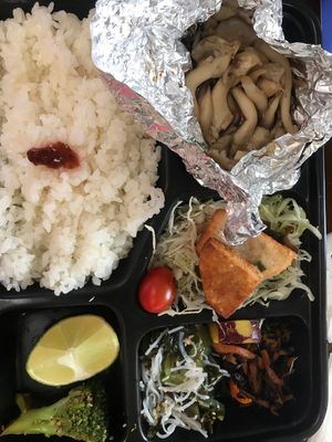Tofu bento at Umami Deli in Brasilia