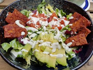 tempeh avocado salad at All About Eve in Hasselt