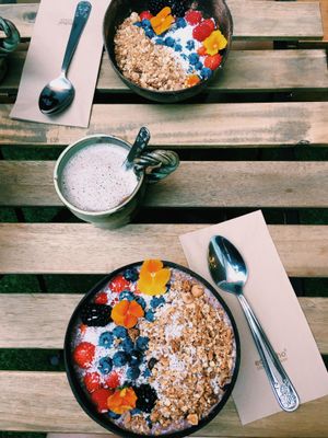 Acai bowl and smoothie bowl at All About Eve in Hasselt