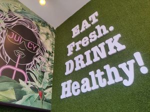 Wall decorations at Juicy Avenue in Gran Canaria