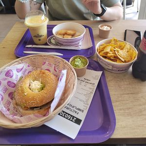  at Juicy Avenue in Gran Canaria