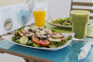 Spinach Salad at Duna da Cresmina in Cascais