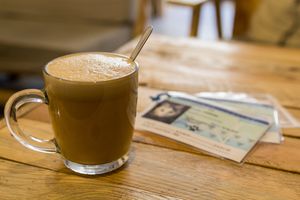 Hazelnut milk cappuccino at Au Bonheur des Chats in Lyon