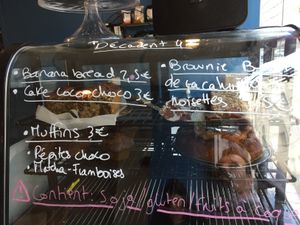 Les desserts at Au Bonheur des Chats in Lyon