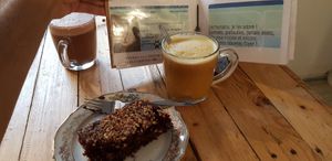 Enjoy your cake and drinks while looking at the ID cards of the cats up for adoption at Au Bonheur des Chats in Lyon